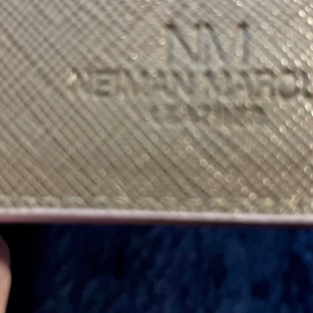NWT Neiman Marcus Women's Magnetic Folding Clutch Bag Wristlet Wallet